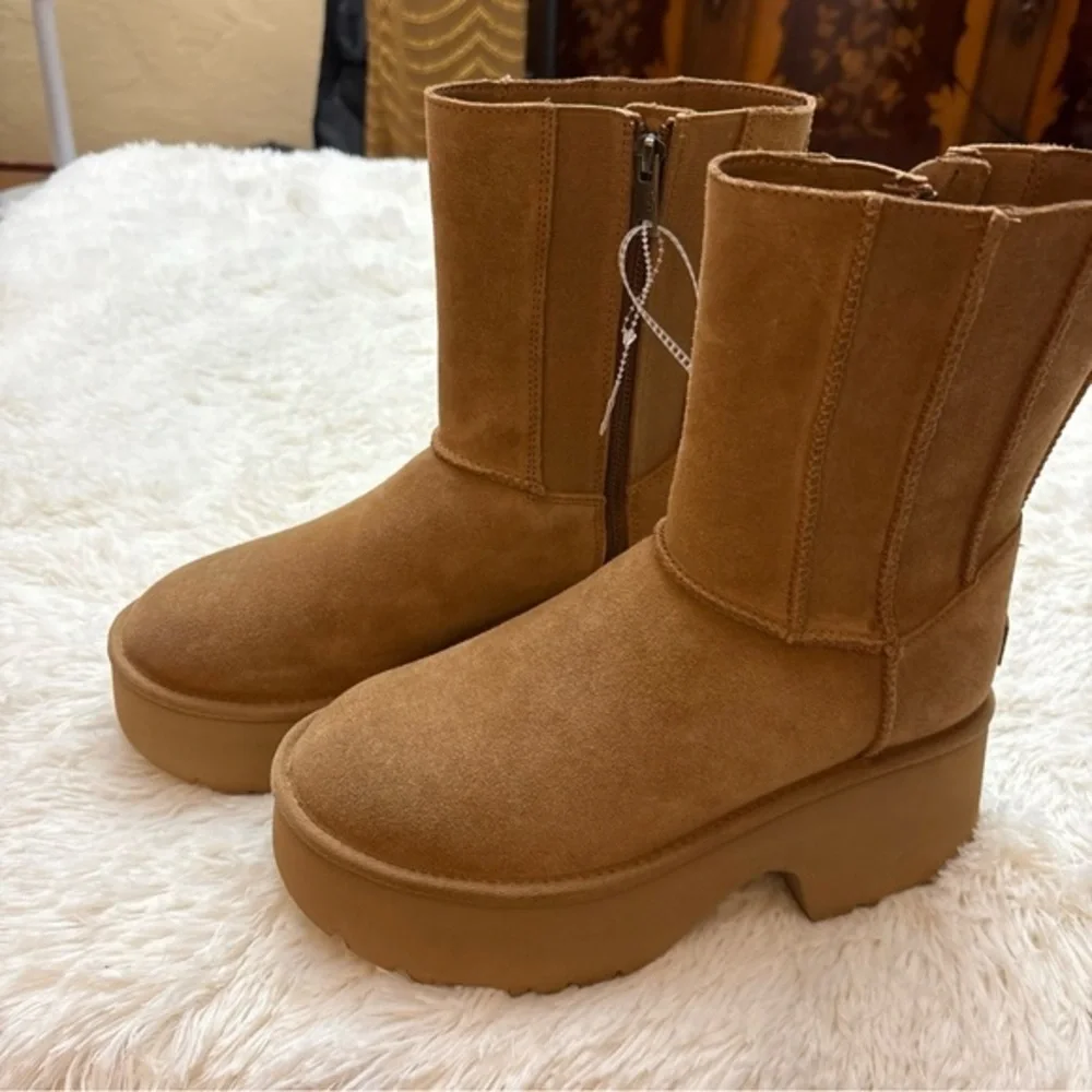 UGG , chestnut suede Heeled Boots, BRAND NEW !! no box, size 8. (8.5 runs big )